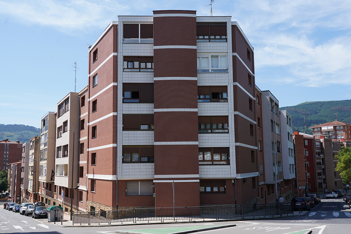Andrasa Fachada SATE Ceramico GrupoPrimerodeMayo 20 Barakaldo 2